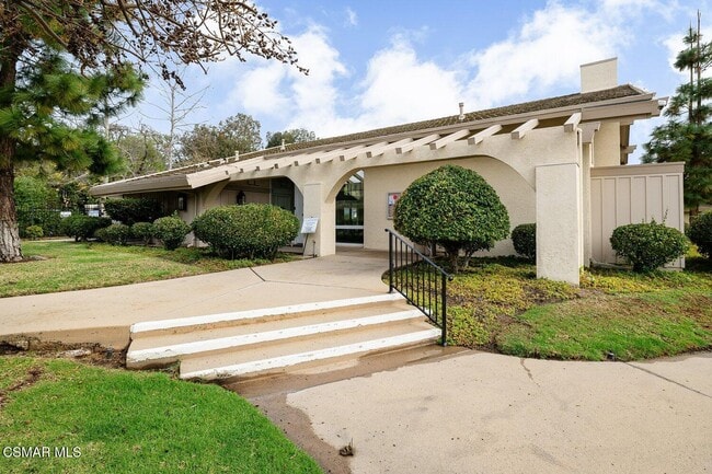 Building Photo - 822 Rim Crest Dr