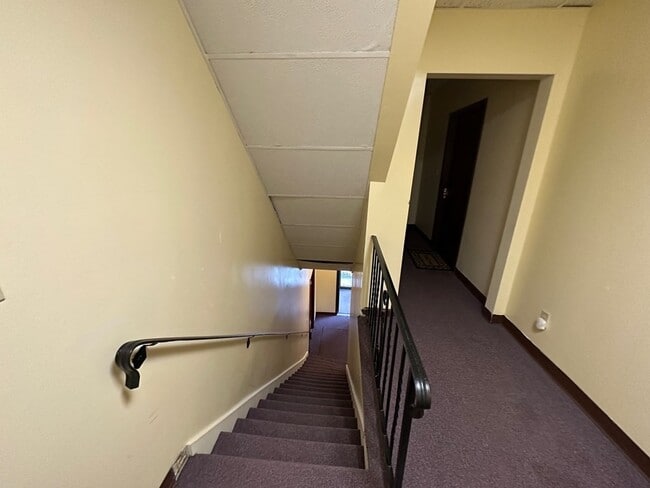 Building Photo - 410 Highland Ave