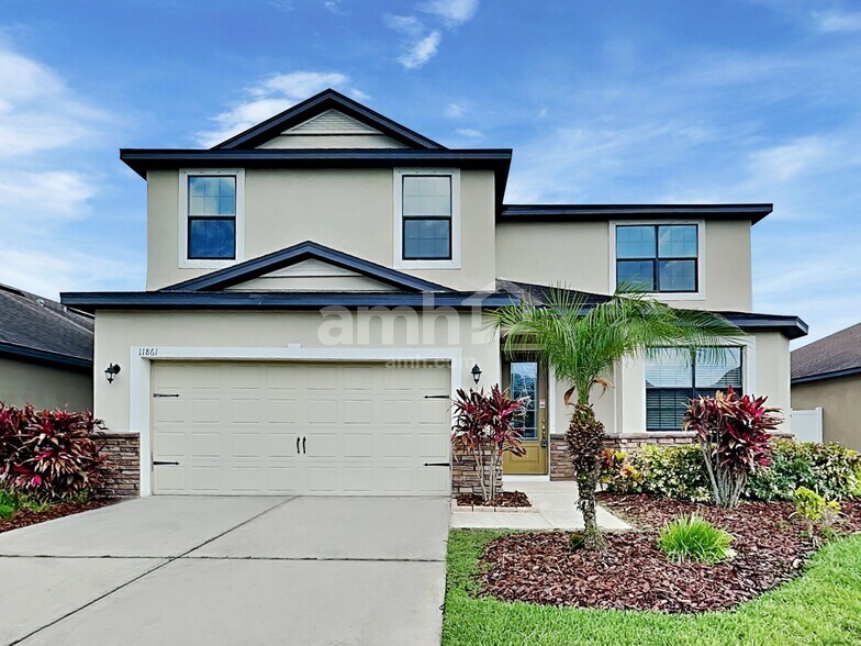 Primary Photo - 11861 Thicket Wood Dr