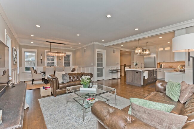 Building Photo - 4753 N Hamilton Ave