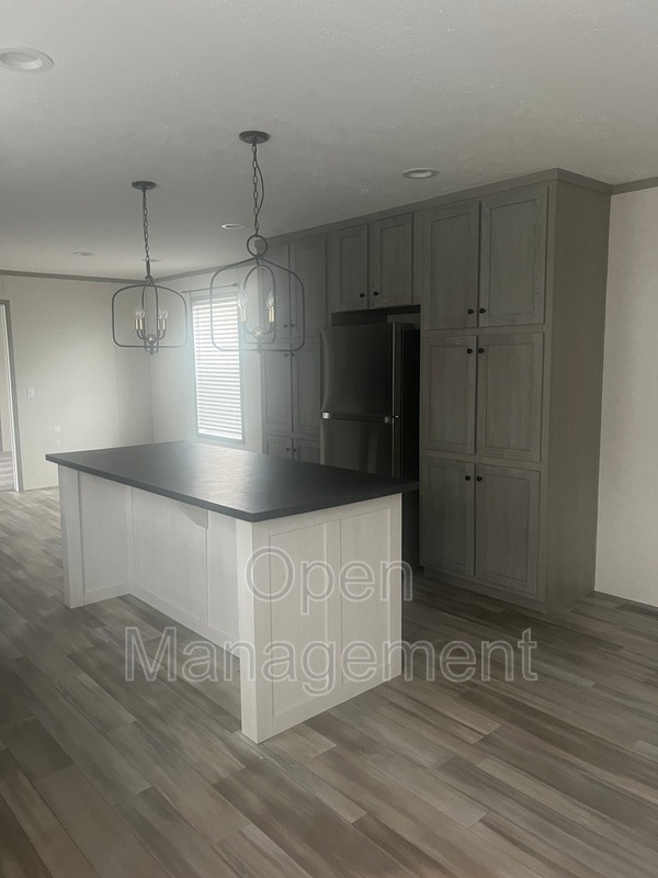 Building Photo - 825 1st Ave E