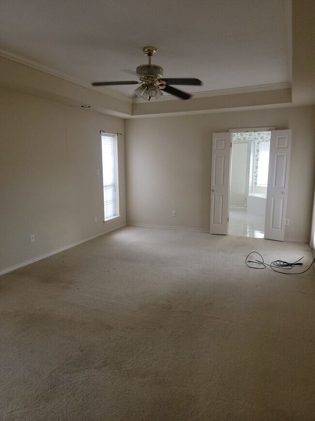 Building Photo - 4530 Oso Pkwy
