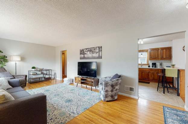 Building Photo - 1106 8th Ave SW