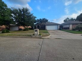 Building Photo - 3304 Sparta Dr