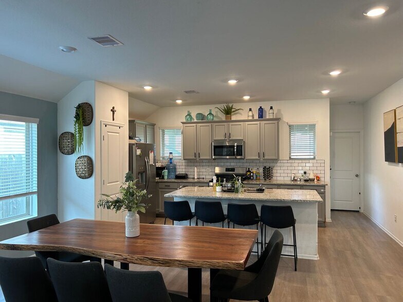 Building Photo - 21207 Bering Reach Dr