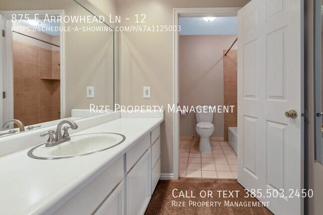 Building Photo - 875 E Arrowhead Ln