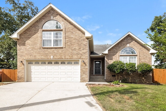 Building Photo - 416 Birchclay Point S