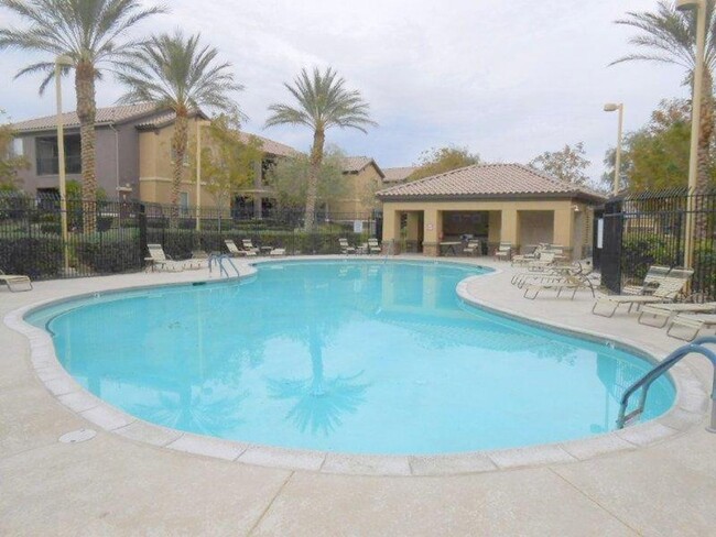 Primary Photo - Great Large Condo w/Garage in NW gated Com...