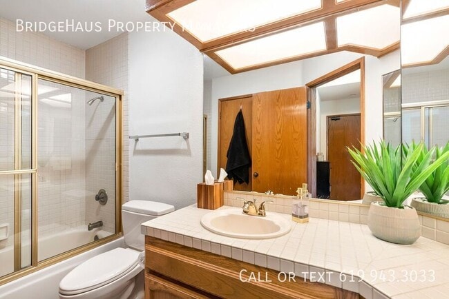 Building Photo - 12122 Royal Birkdale Row