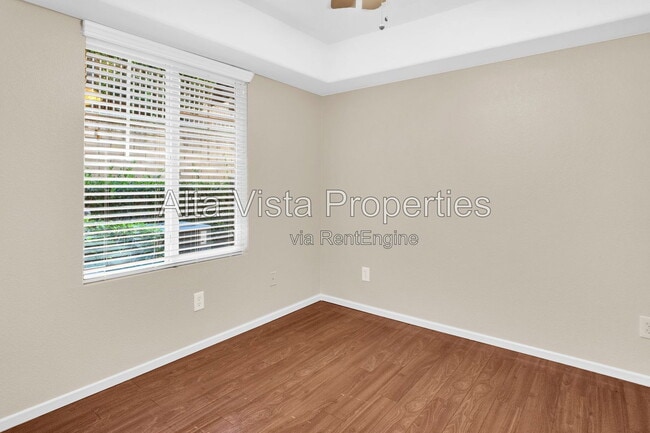 Building Photo - 16916 Hutchins Landing