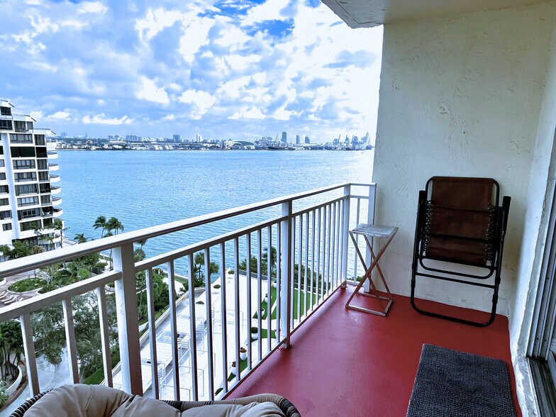 Building Photo - 770 Claughton Island Dr