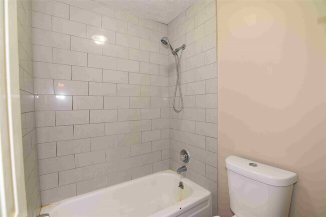 Building Photo - 10555 Turtlewood Ct