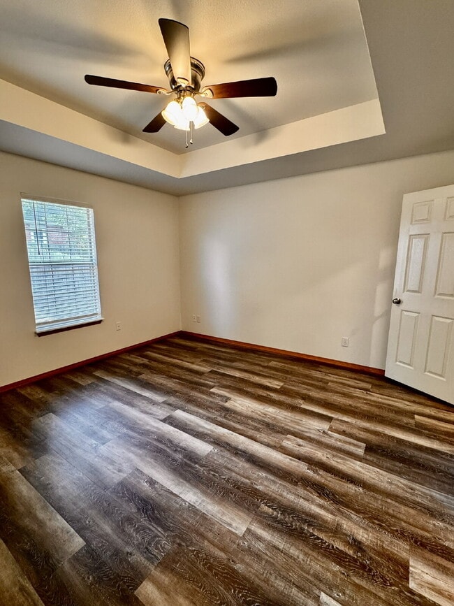 Building Photo - 19 A Holly Dr