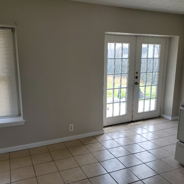 Building Photo - 1046 Lemon Tree St