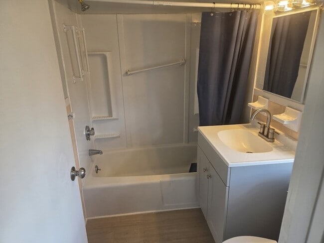 Building Photo - 0 Town House Ct