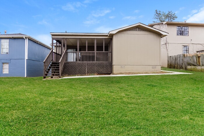 Building Photo - 732 Spring St