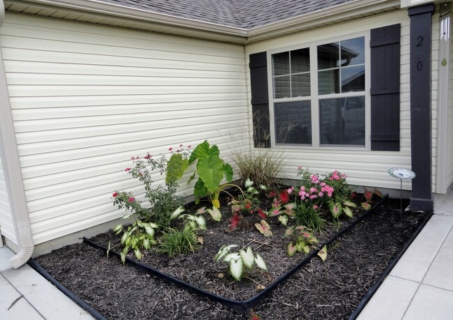 Building Photo - Close to Everything!