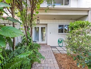 Building Photo - 8218 SW 82nd Ct