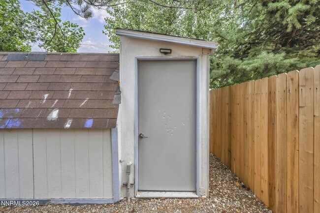 Building Photo - 17575 Parrot Dr