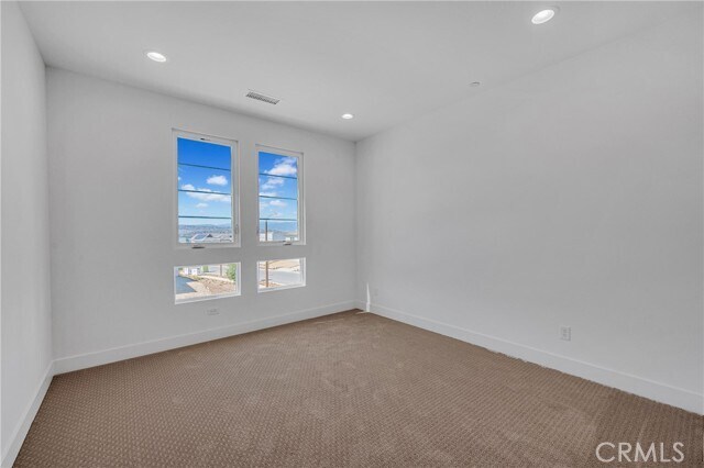 Building Photo - 27510 Elderberry Dr