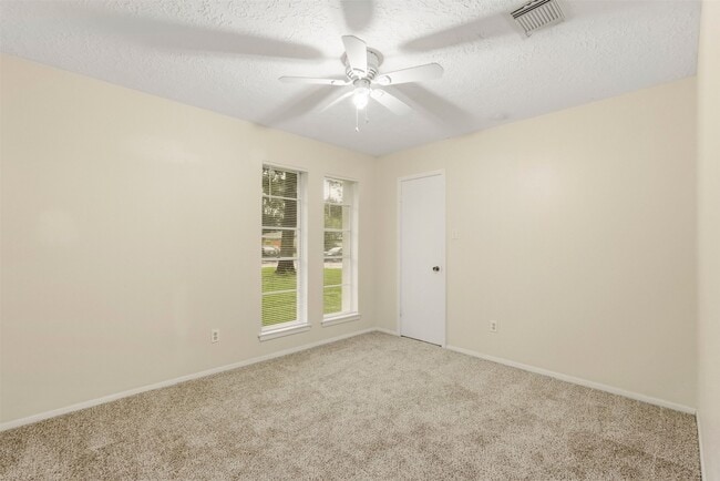 Building Photo - 423 Pickford Dr