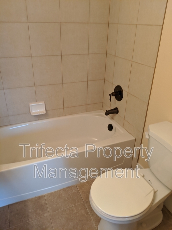 Building Photo - 2445 Windrow Dr