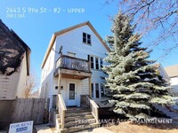 Building Photo - Charming South Side 2BD Upper Unit!