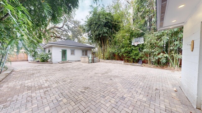 Building Photo - 3918 Herschel St
