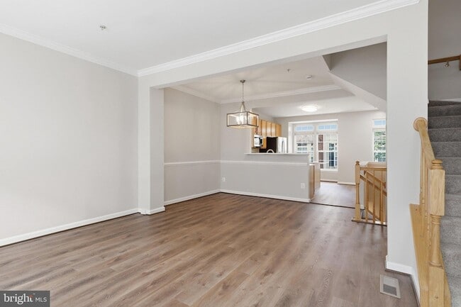 Building Photo - 986 Harrison Cir