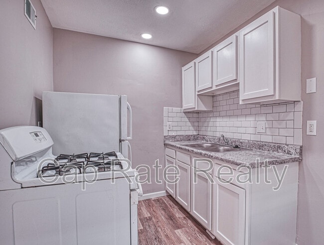 Building Photo - 2735 Joyce Ave