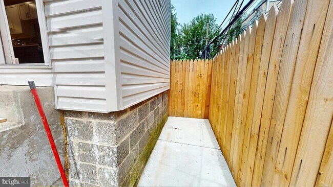 Building Photo - 135 S 54th St