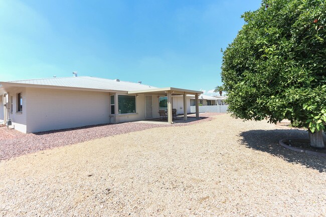 Building Photo - 10943 W Tropicana Cir