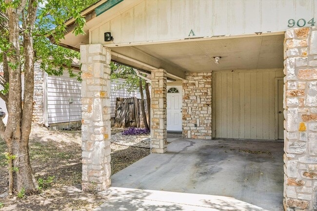 Building Photo - 904 Sirocco Dr