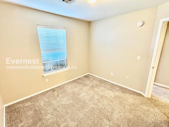 Building Photo - 1412 W 117th St S