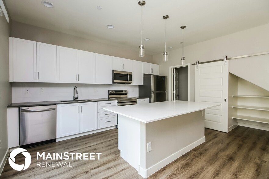 Building Photo - 1119 S Stapley Dr
