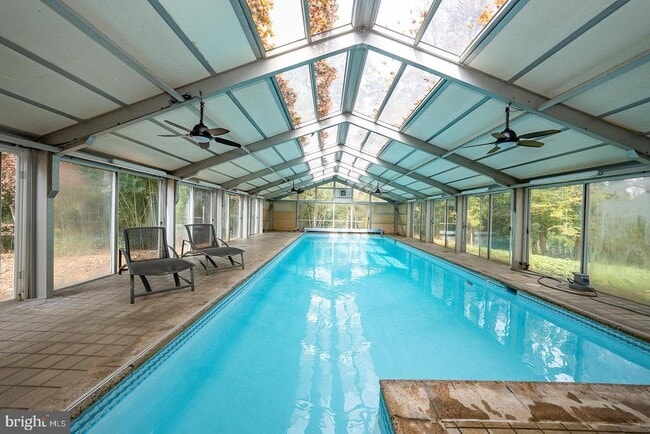 Building Photo - 39 Fairview Rd