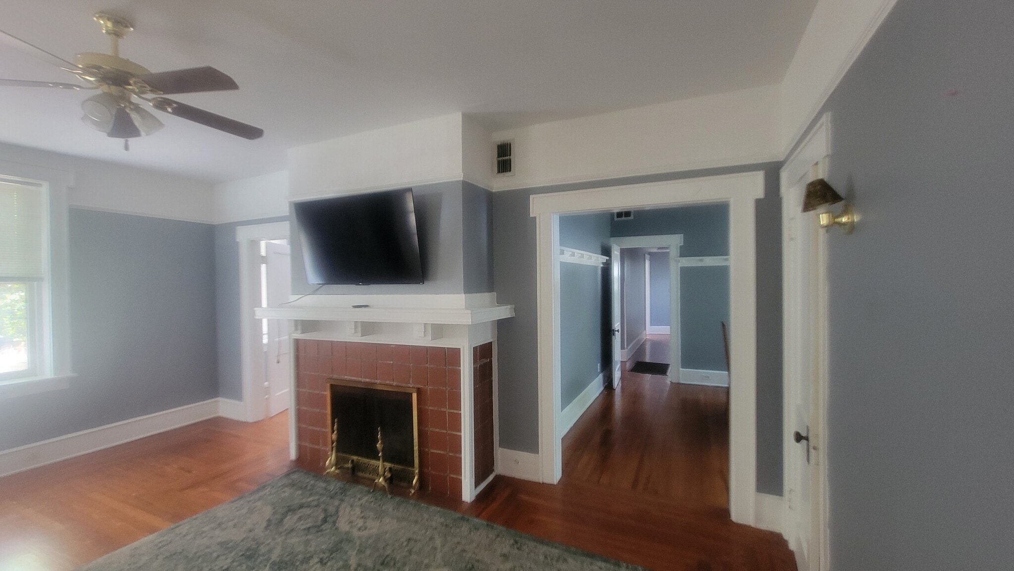 Building Photo - 148 W 6th St