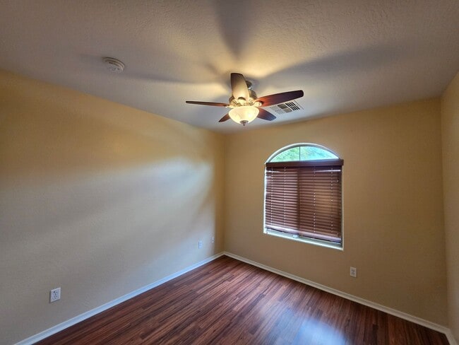 Building Photo - 7805 S 48th Ln