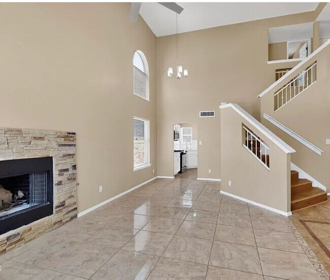 Building Photo - 4 BEDROOM 3 BATHROOM HOME! fully remodeled...