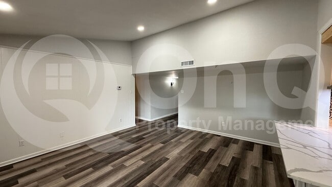 Building Photo - 306 Wildbriar Dr