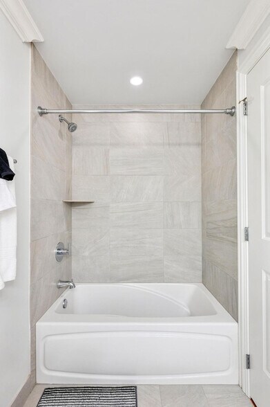 Building Photo - 1249 W Madison St