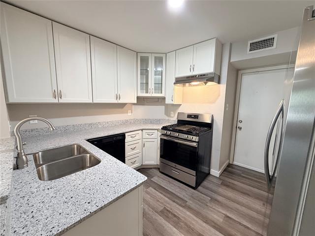 Building Photo - 2412 Lakeview Cir