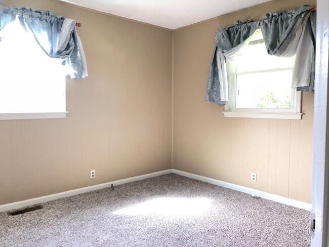 Building Photo - Recently Renovated Three Bedroom in Gallatin