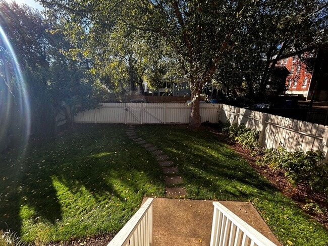 Building Photo - Cozy & Updated - 3 BR home in Old SW!