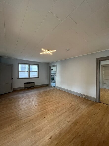 Building Photo - 66 Broadway