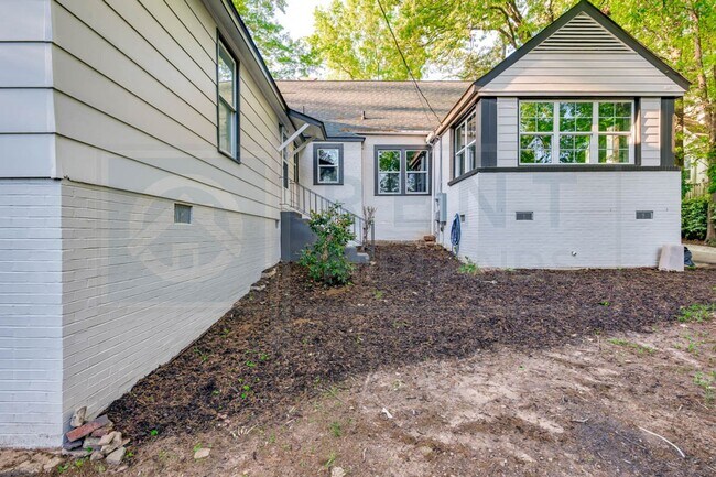 Building Photo - 2903 Trenholm Rd
