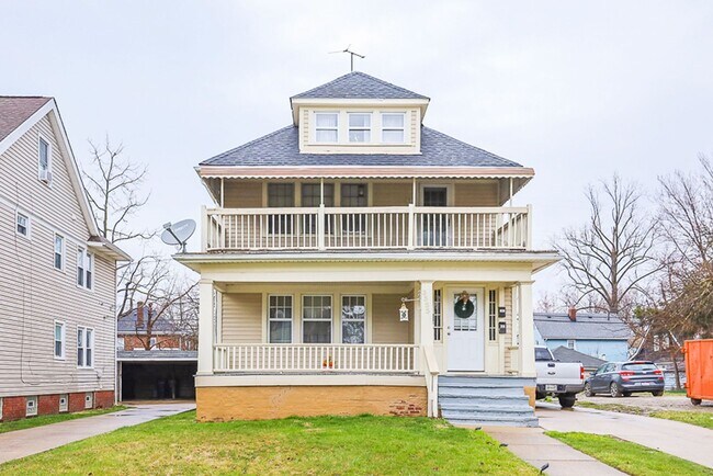 Building Photo - 3333 Desota Ave