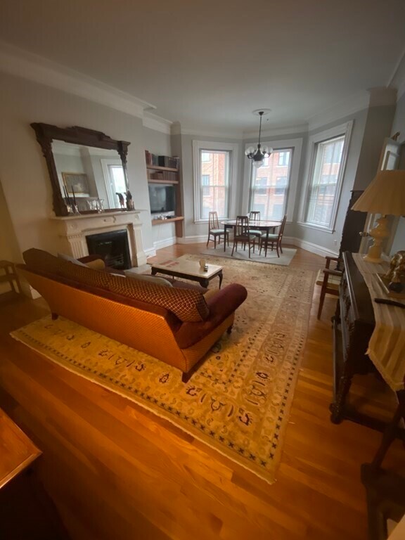 Building Photo - 143 Commonwealth Ave