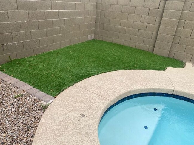 Building Photo - $2,350 3 Bedroom Gilbert 85296 Home For Le...