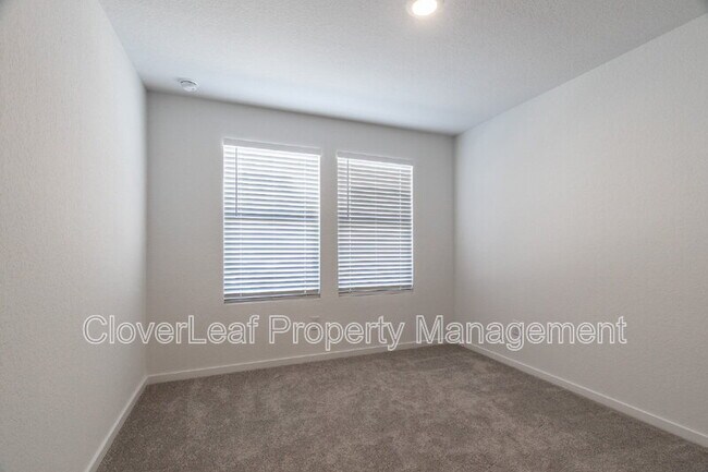 Building Photo - 3338 Gingham Pt